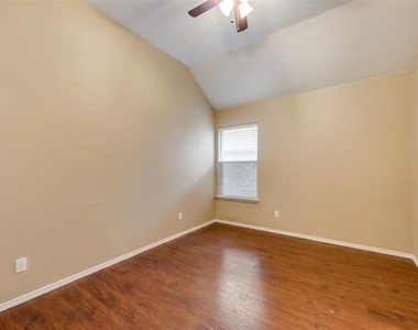4309 Lone Rock Court - Photo Thumbnail 13