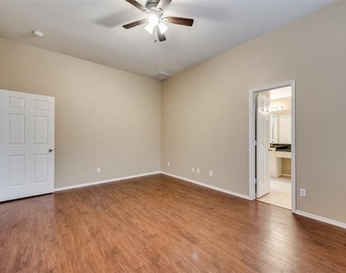 4309 Lone Rock Court - Photo Thumbnail 10