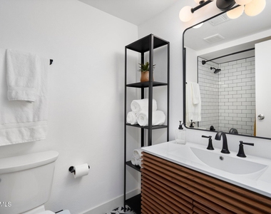 4701 N 68th Street - Photo Thumbnail 8