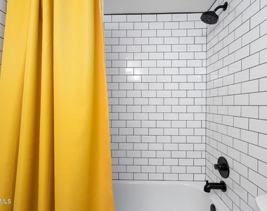 4701 N 68th Street - Photo Thumbnail 9
