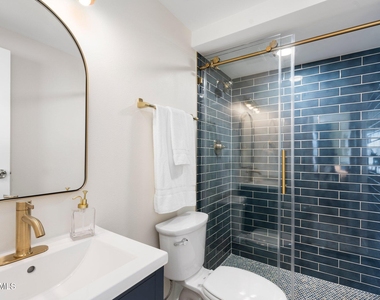 4701 N 68th Street - Photo Thumbnail 4