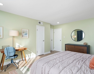 4701 N 68th Street - Photo Thumbnail 2