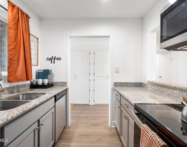 4701 N 68th Street - Photo Thumbnail 17