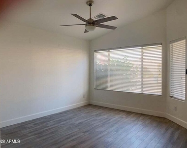 197 W Oxford Lane - Photo Thumbnail 2