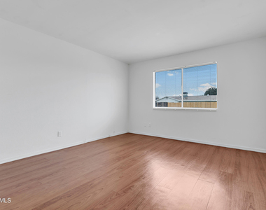 1118 W Tulane Drive - Photo Thumbnail 5