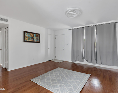 1118 W Tulane Drive - Photo Thumbnail 11