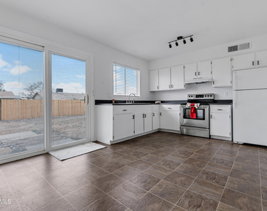 1118 W Tulane Drive - Photo Thumbnail 1
