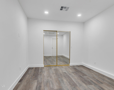 1118 W Tulane Drive - Photo Thumbnail 8
