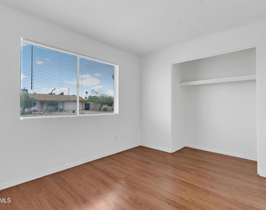 1118 W Tulane Drive - Photo Thumbnail 2