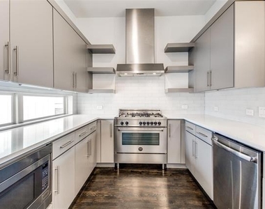 1907 Summit Avenue - Photo Thumbnail 9