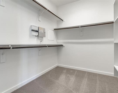 1907 Summit Avenue - Photo Thumbnail 25