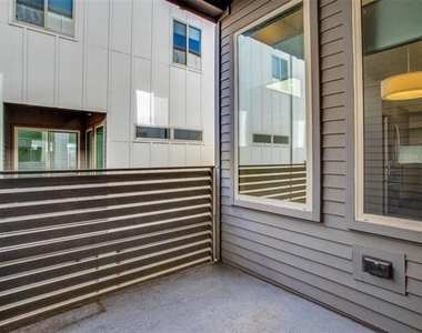 1907 Summit Avenue - Photo Thumbnail 27