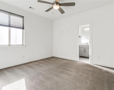 1907 Summit Avenue - Photo Thumbnail 12