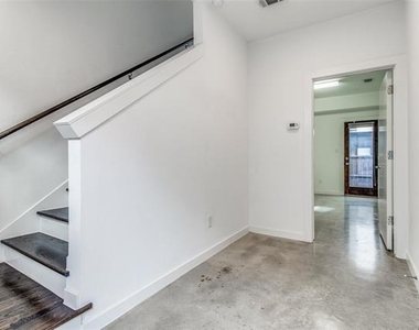 1907 Summit Avenue - Photo Thumbnail 29
