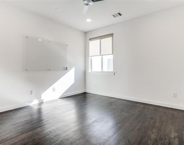 1907 Summit Avenue - Photo Thumbnail 16