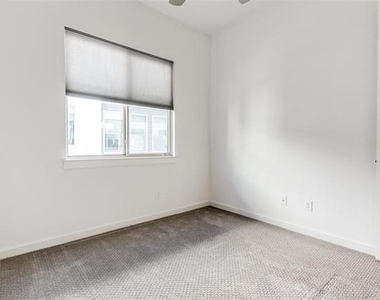1907 Summit Avenue - Photo Thumbnail 13