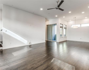 1907 Summit Avenue - Photo Thumbnail 2