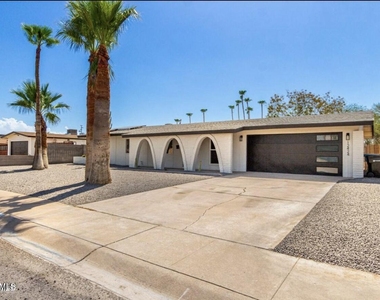 12424 N 33rd Street - Photo Thumbnail 1