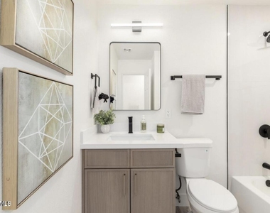 12424 N 33rd Street - Photo Thumbnail 5