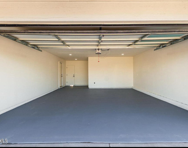 12424 N 33rd Street - Photo Thumbnail 7