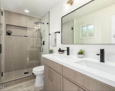 12424 N 33rd Street - Photo Thumbnail 4