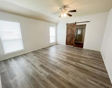 1417 Christina Creek Drive - Photo Thumbnail 12