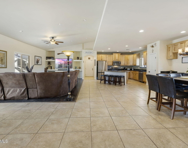 10930 S Banjo Way - Photo Thumbnail 5