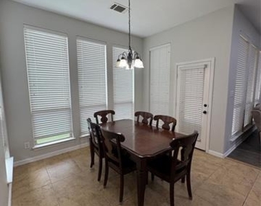 1006 Knoxbridge Road - Photo Thumbnail 6