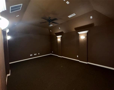 1006 Knoxbridge Road - Photo Thumbnail 21