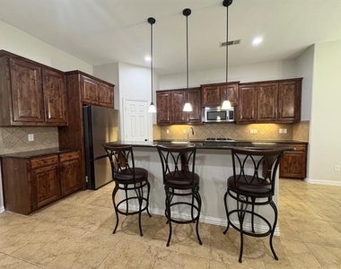 1006 Knoxbridge Road - Photo Thumbnail 4