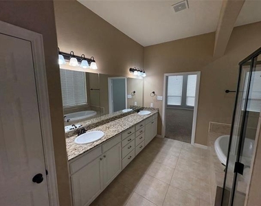 1006 Knoxbridge Road - Photo Thumbnail 12