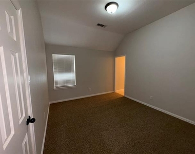 1006 Knoxbridge Road - Photo Thumbnail 17