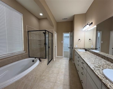 1006 Knoxbridge Road - Photo Thumbnail 11