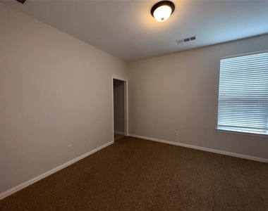 1006 Knoxbridge Road - Photo Thumbnail 24