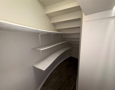 1006 Knoxbridge Road - Photo Thumbnail 15