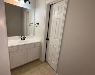 1006 Knoxbridge Road - Photo Thumbnail 22
