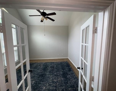 1006 Knoxbridge Road - Photo Thumbnail 2