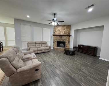 1006 Knoxbridge Road - Photo Thumbnail 8