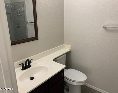 442 W El Freda Road - Photo Thumbnail 6