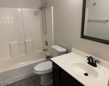 442 W El Freda Road - Photo Thumbnail 11
