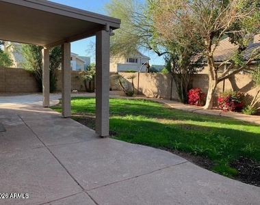 442 W El Freda Road - Photo Thumbnail 12