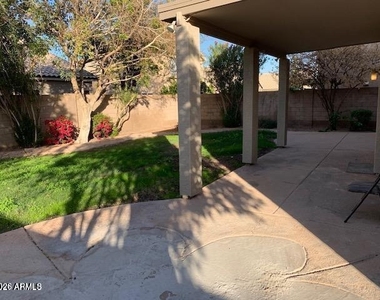 442 W El Freda Road - Photo Thumbnail 13