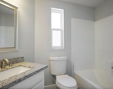 1864 E Augusta Avenue - Photo Thumbnail 10
