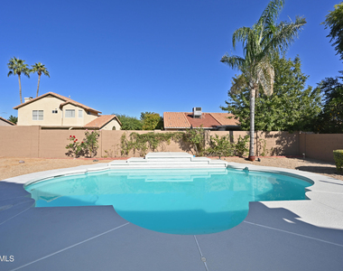 5730 E Gelding Drive - Photo Thumbnail 2