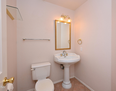5730 E Gelding Drive - Photo Thumbnail 21
