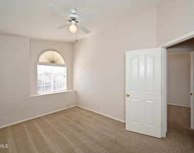 5730 E Gelding Drive - Photo Thumbnail 26