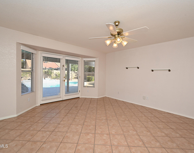 5730 E Gelding Drive - Photo Thumbnail 13