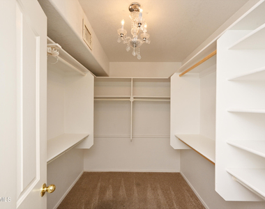 5730 E Gelding Drive - Photo Thumbnail 16