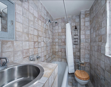 31 East 12th Street - Photo Thumbnail 3