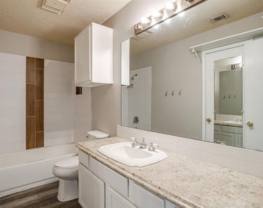 4517 Compass Court - Photo Thumbnail 14